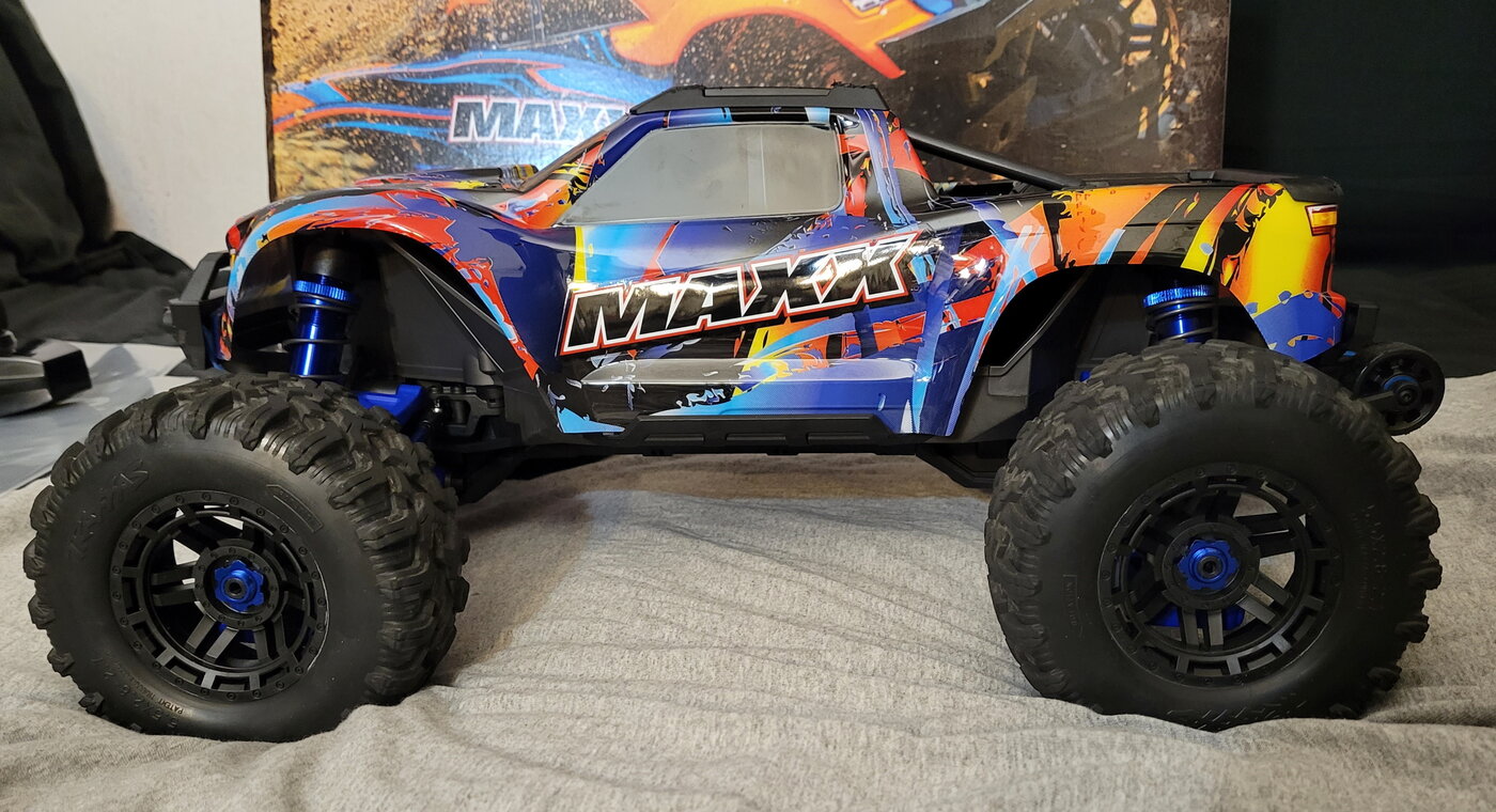 SOLD / FOUND - Traxxas Maxx V1 with Widemaxx, CVDs, LEDs, 17mm aluminum ...