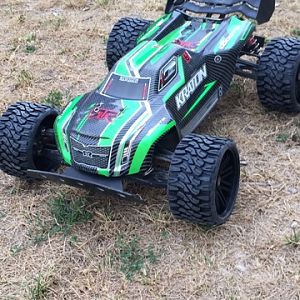 Arrma Kraton and SRC terrain crushers belted tires