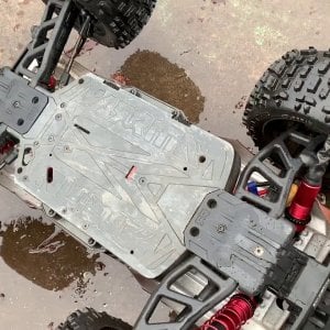 Arrma Outcast 4s - Driving ability improved after I broke it!