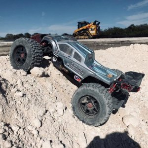 #ARRMA #v3 #KRATON Bashing at a local construction site in FL